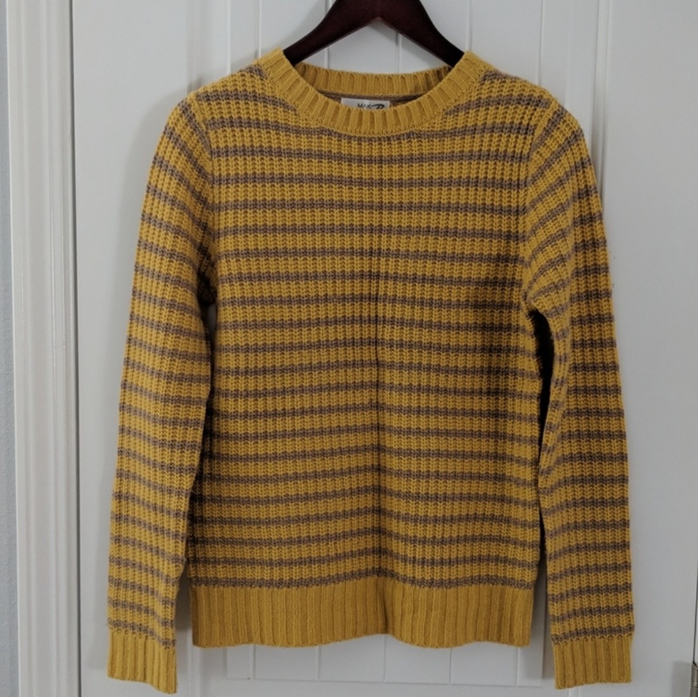 *Sold* Mak B Women's Knit Sweater size Medium